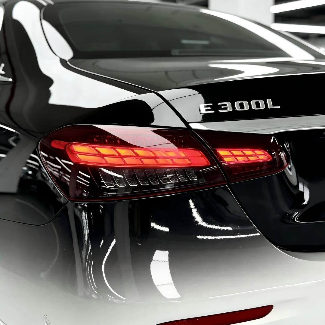 ภาพอ้างอิงสีฟิล์ม ALUKOVINYL Black to White Gradient Custom Car Wraps รหัส D0035 — ภาพที่ 9