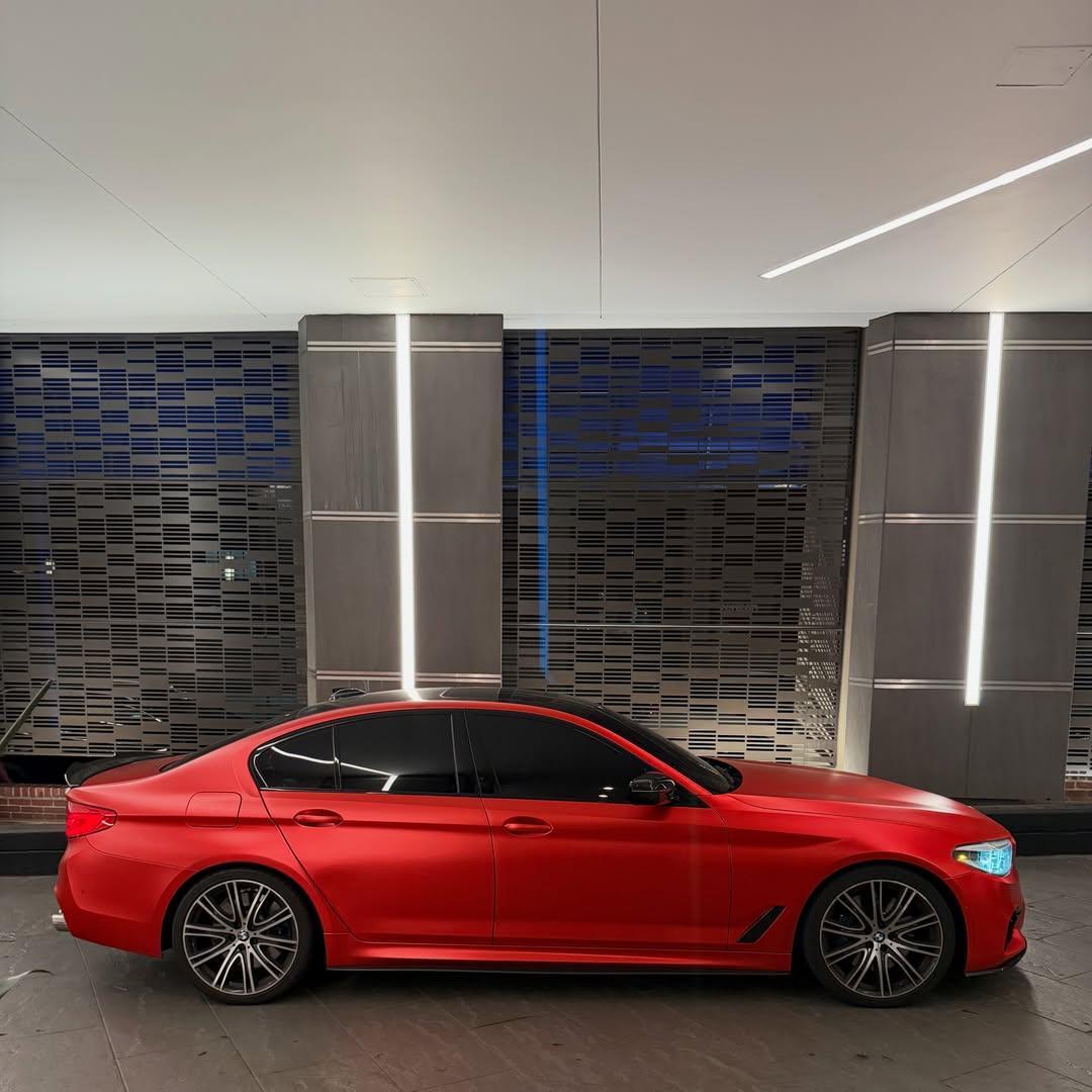 ภาพอ้างอิงสีฟิล์ม Matte Satin Red Car Vinyl Wrap PET รหัส T5017 — ภาพที่ 9