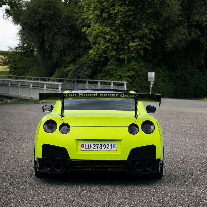 ภาพอ้างอิงสีฟิล์ม Matte Ultimate Flat Fluorescent Yellow Car Vinyl Wrap PET รหัส X8008 — ภาพที่ 4