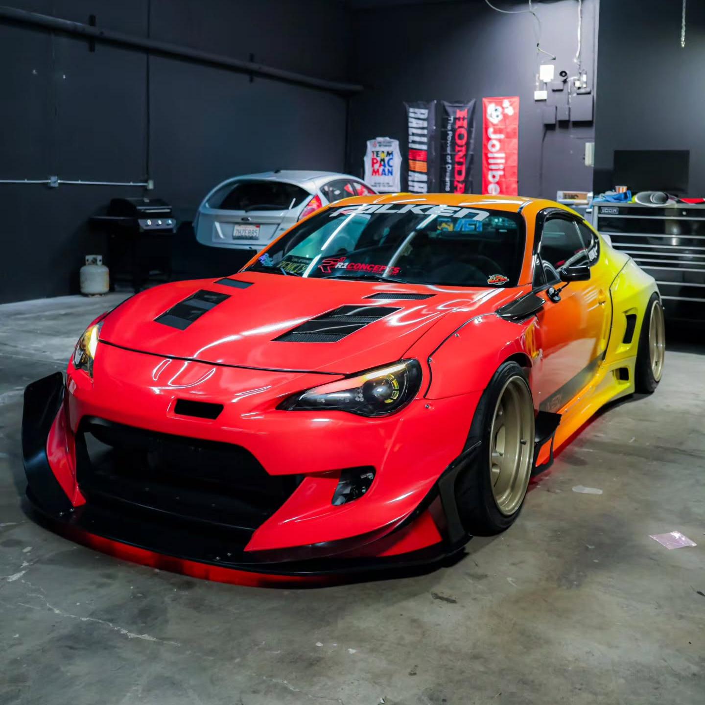 ภาพอ้างอิงสีฟิล์ม ALUKOVINYL Gloss Red to Yellow to White Gradient Custom Car Wraps รหัส D0041 — ภาพที่ 6