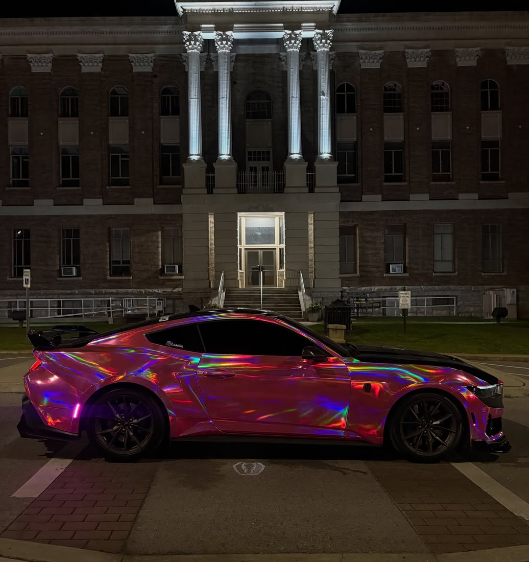 ภาพอ้างอิงสีฟิล์ม Gloss Pink Holographic Chrome Laser Car Vinyl Wrap Coupe BMW รหัส D9009 — ภาพที่ 14