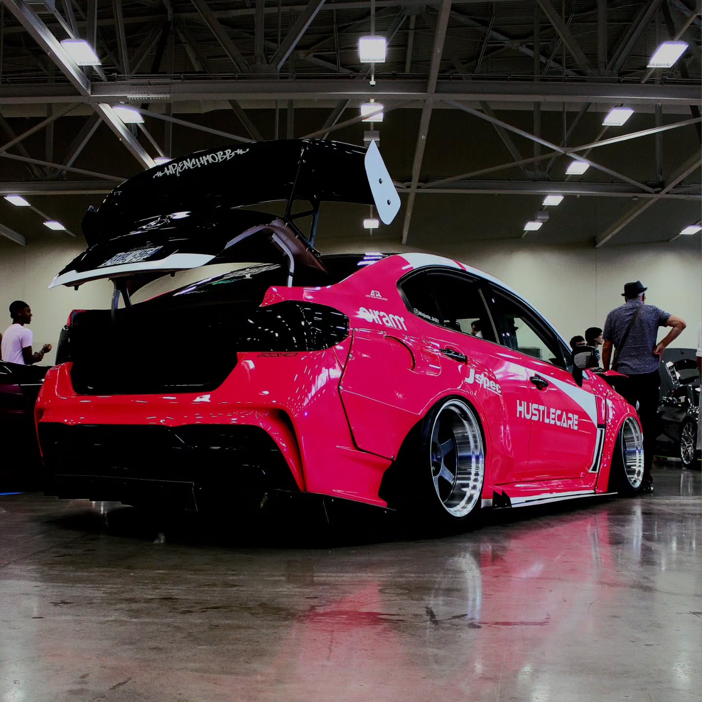 ภาพอ้างอิงสีฟิล์ม Gloss Fluorescent Pink Car Vinyl Wrap รหัส D6008 — ภาพที่ 11