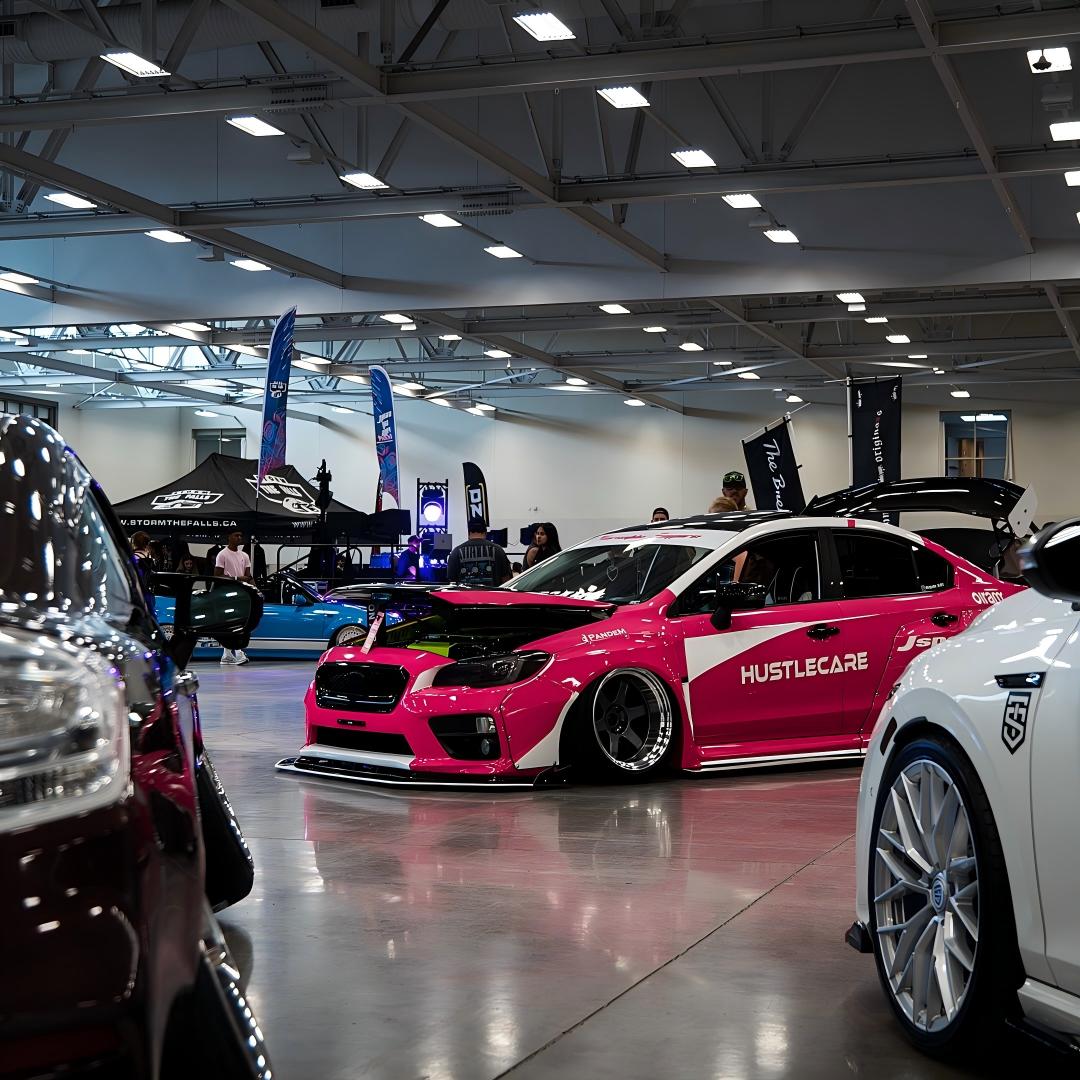 ภาพอ้างอิงสีฟิล์ม Gloss Fluorescent Pink Car Vinyl Wrap รหัส D6008 — ภาพที่ 4