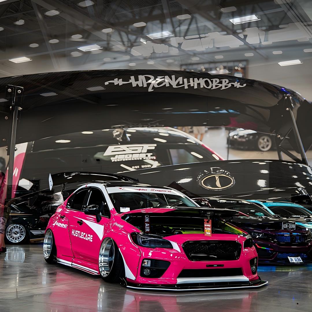 ภาพอ้างอิงสีฟิล์ม Gloss Fluorescent Pink Car Vinyl Wrap รหัส D6008 — ภาพที่ 2