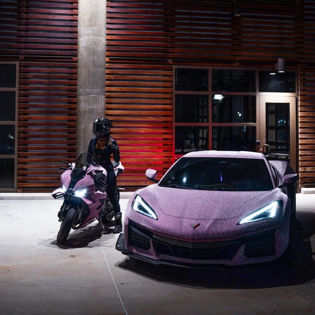 ภาพอ้างอิงสีฟิล์ม Matte Diamond Glitter Pink Car Vinyl Wrap รหัส D9006 — ภาพที่ 4