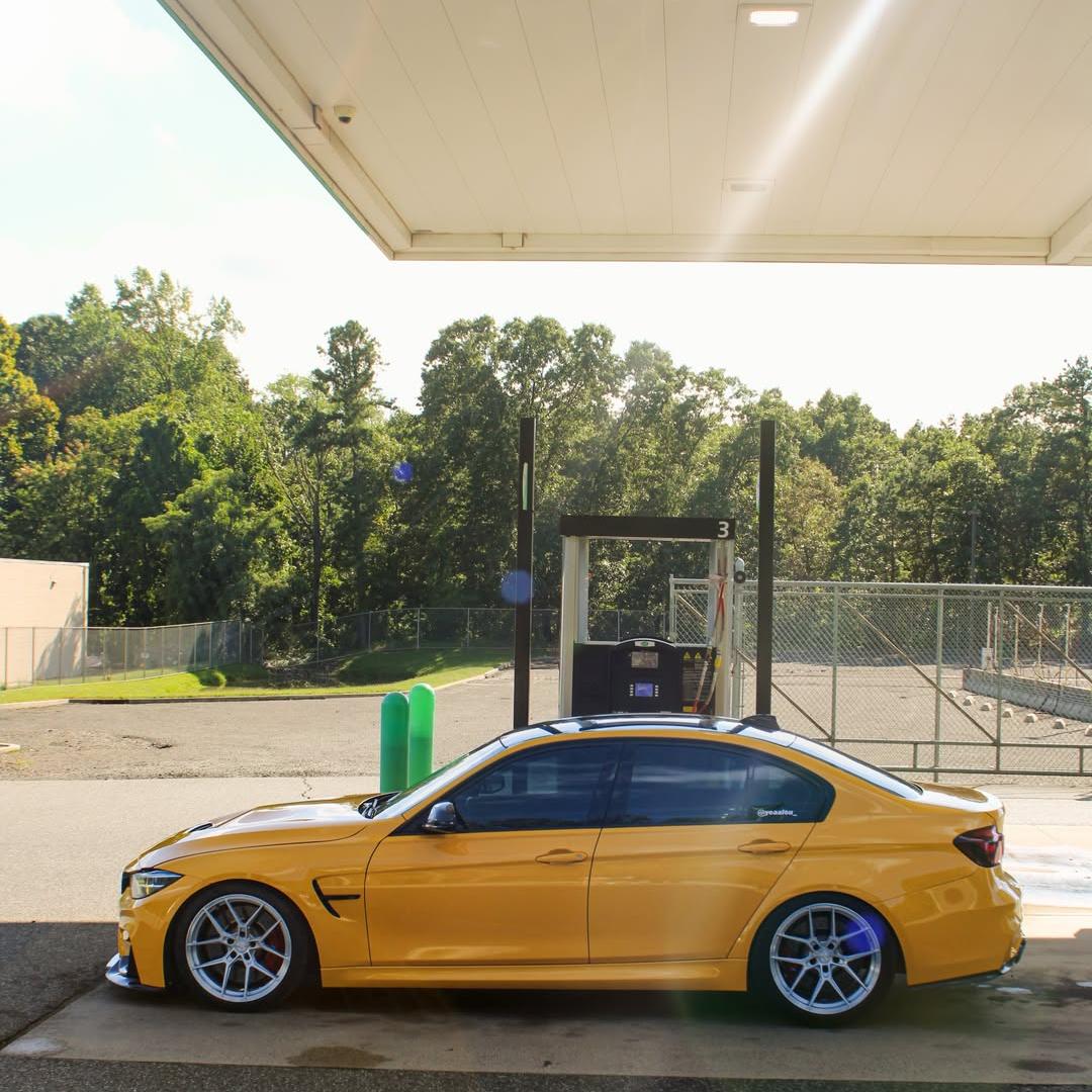 ภาพอ้างอิงสีฟิล์ม Gloss Sunflower Yellow Car Vinyl Wrap PET รหัส 7025 — ภาพที่ 3