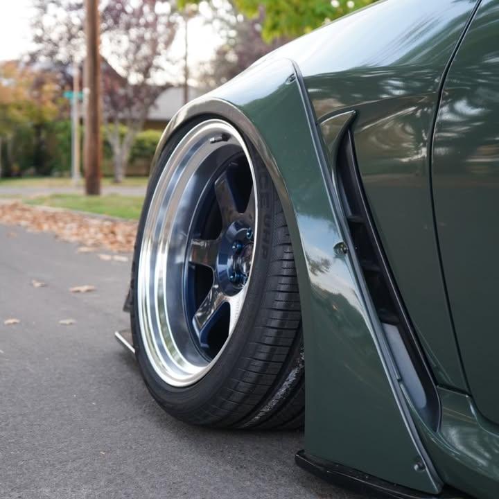 ภาพอ้างอิงสีฟิล์ม Gloss Black Olive Green Wrap Car Vinyl Wrap PET รหัส D1017 — ภาพที่ 6