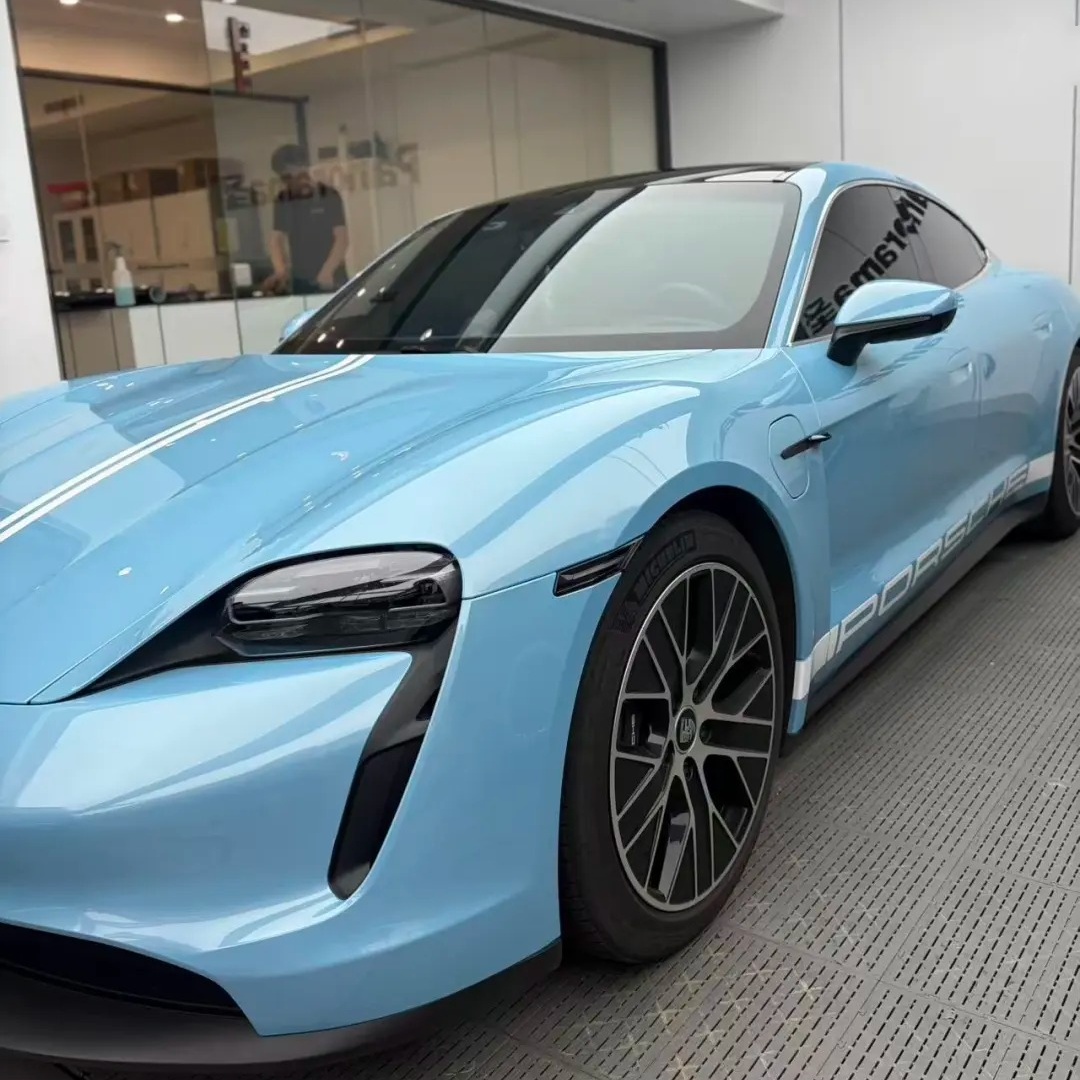 ภาพอ้างอิงสีฟิล์ม Gloss Metallic Porsche Ice Blue Car Vinyl Wrap PET รหัส D7006 — ภาพที่ 5