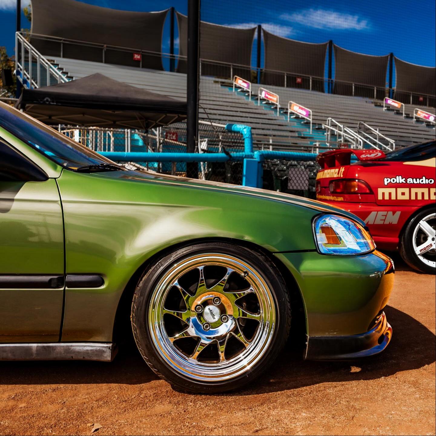 ภาพอ้างอิงสีฟิล์ม Gloss Metallic Olive Green Car Vinyl Wrap PET รหัส D1003 — ภาพที่ 5