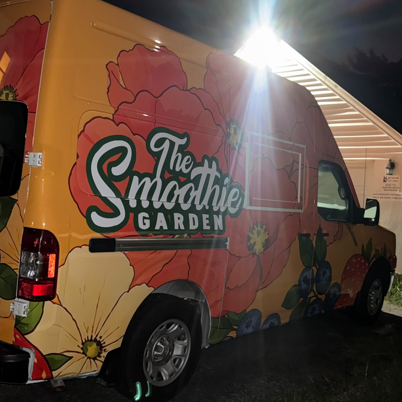 ภาพอ้างอิงสีฟิล์ม ALUKOVINYL Personalised Flower Print Custom Van Wraps รหัส D0045 — ภาพที่ 2