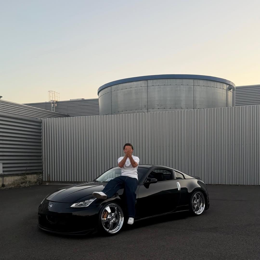 ภาพอ้างอิงสีฟิล์ม Gloss Self Healing Black Car Vinyl Wrap PET รหัส R7001 — ภาพที่ 2