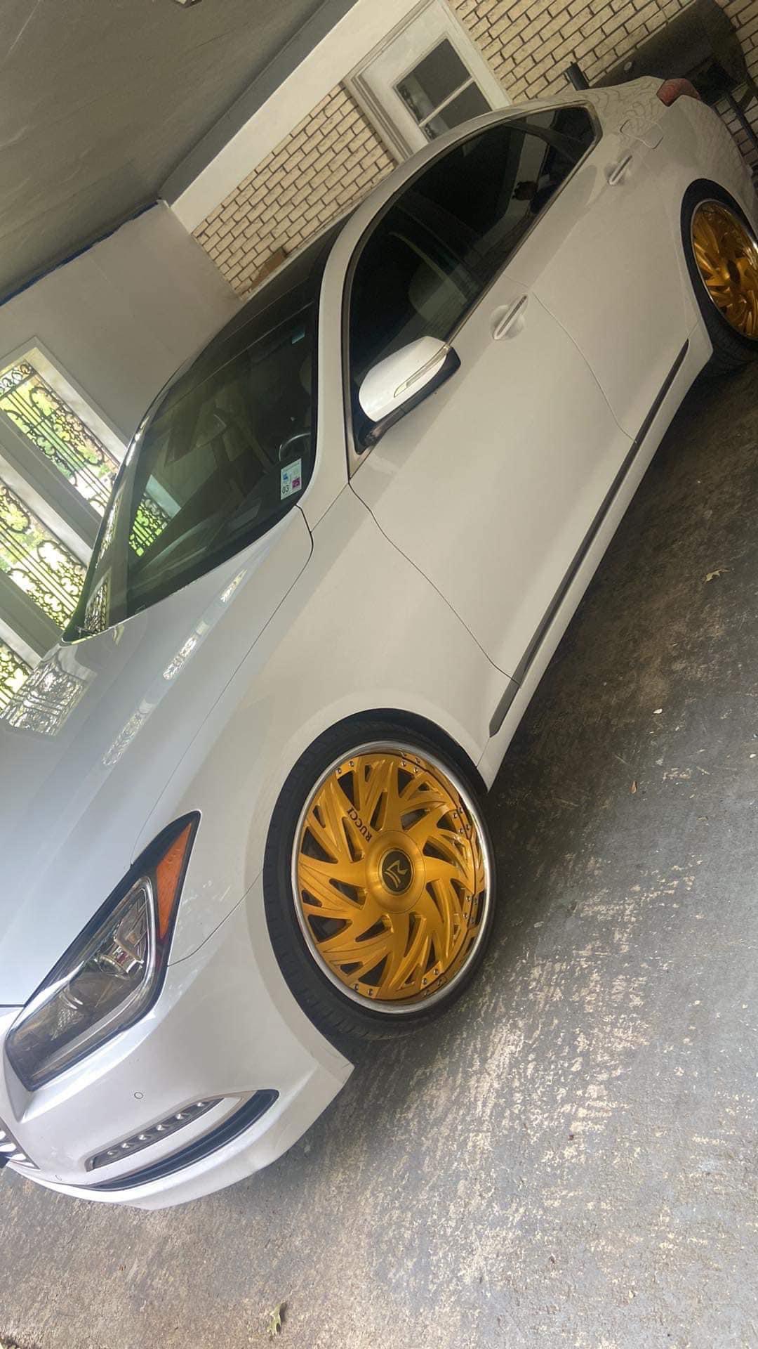 Gloss Metallic Neon Ice Blue Car Vinyl Wrap review Lendarius dunn 01