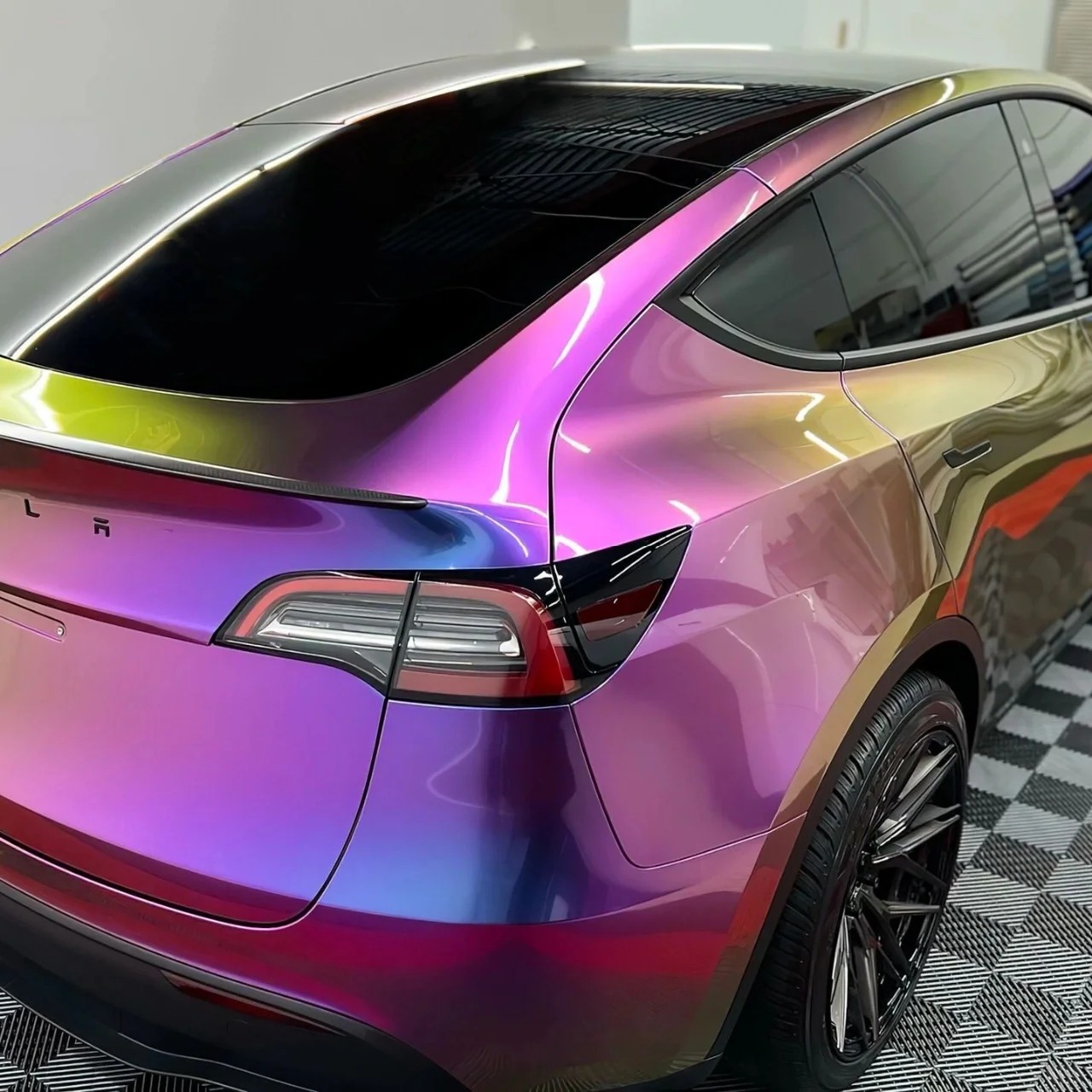 Gloss Metallic Chameleon Yellow Purple Car Vinyl Wrap PET review Charie 02