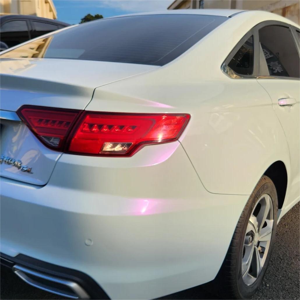 Gloss Chameleon Purple White Car Vinyl Wrap PET review Howie 02