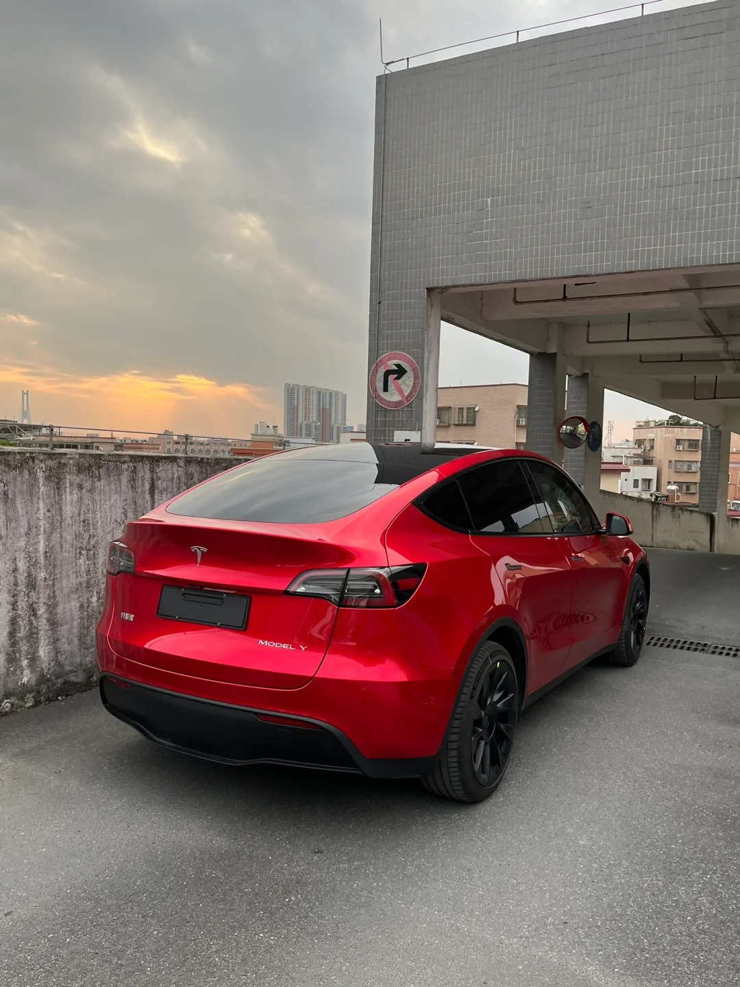 Ultra Glossy Metallic Vampire Red Car Vinyl Wrap BMW PET   review Jordan L 03