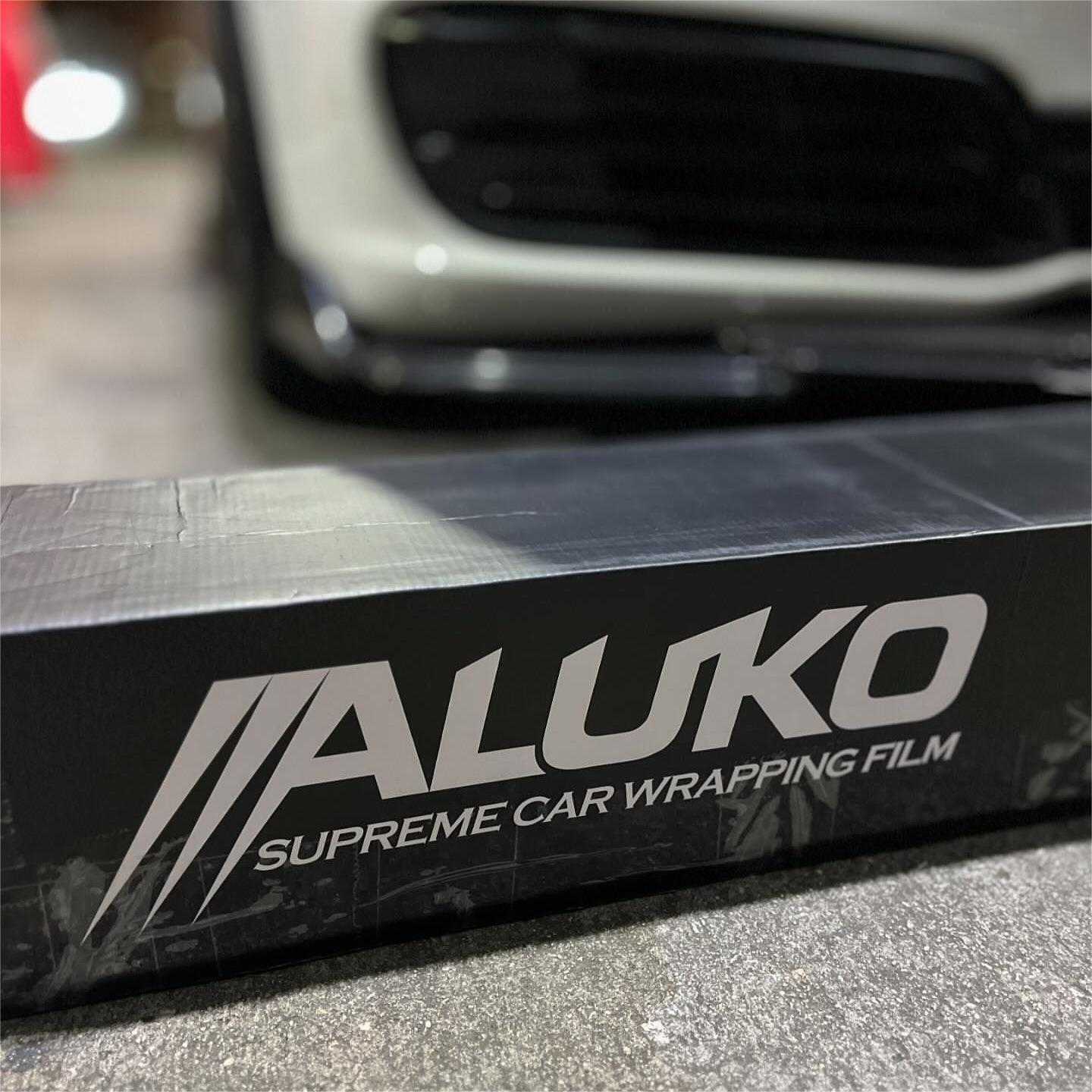 Gloss Miami Blue Car Vinyl Wrap Porsche PET review Alban 02