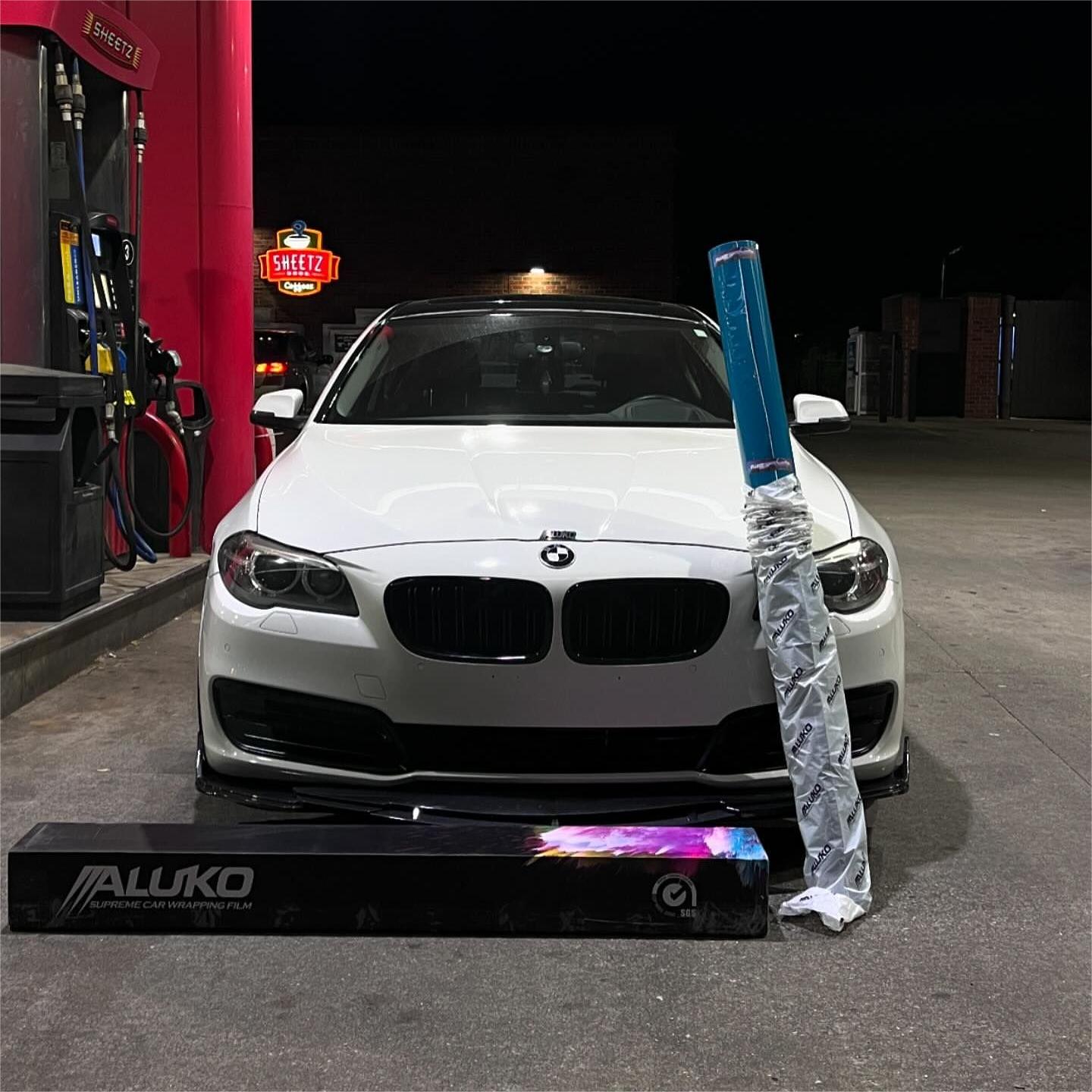 Gloss Miami Blue Car Vinyl Wrap Porsche PET review Alban 01