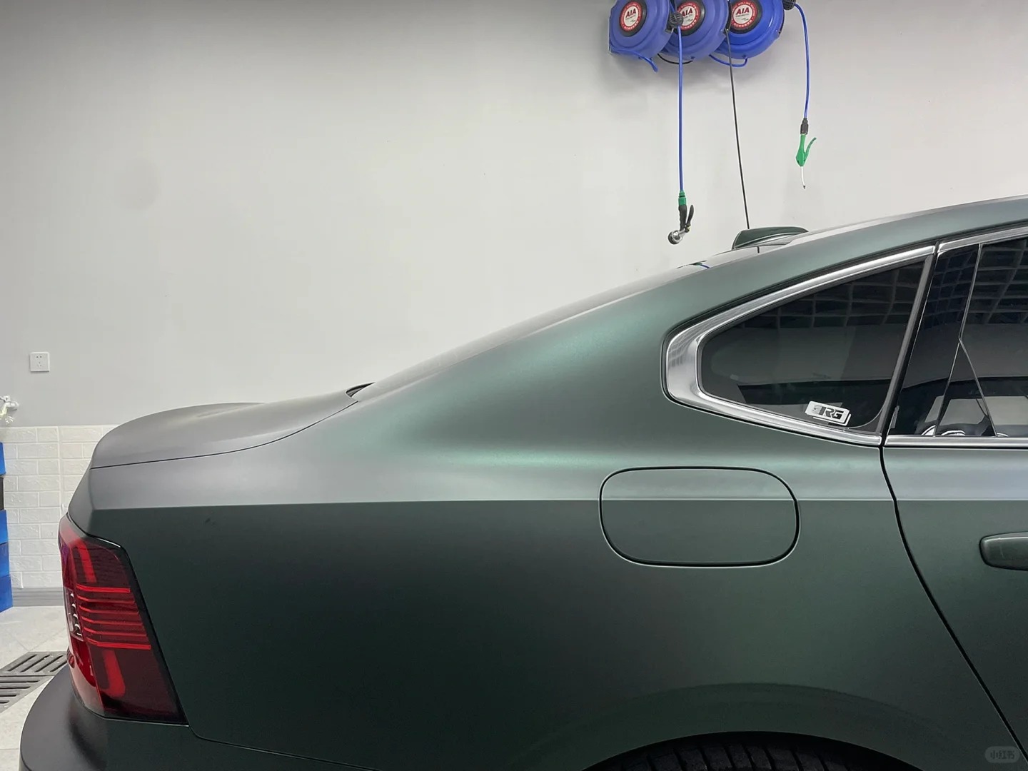Matte Emerald Green Car Vinyl Wrap BWM I3 review Arkon 02