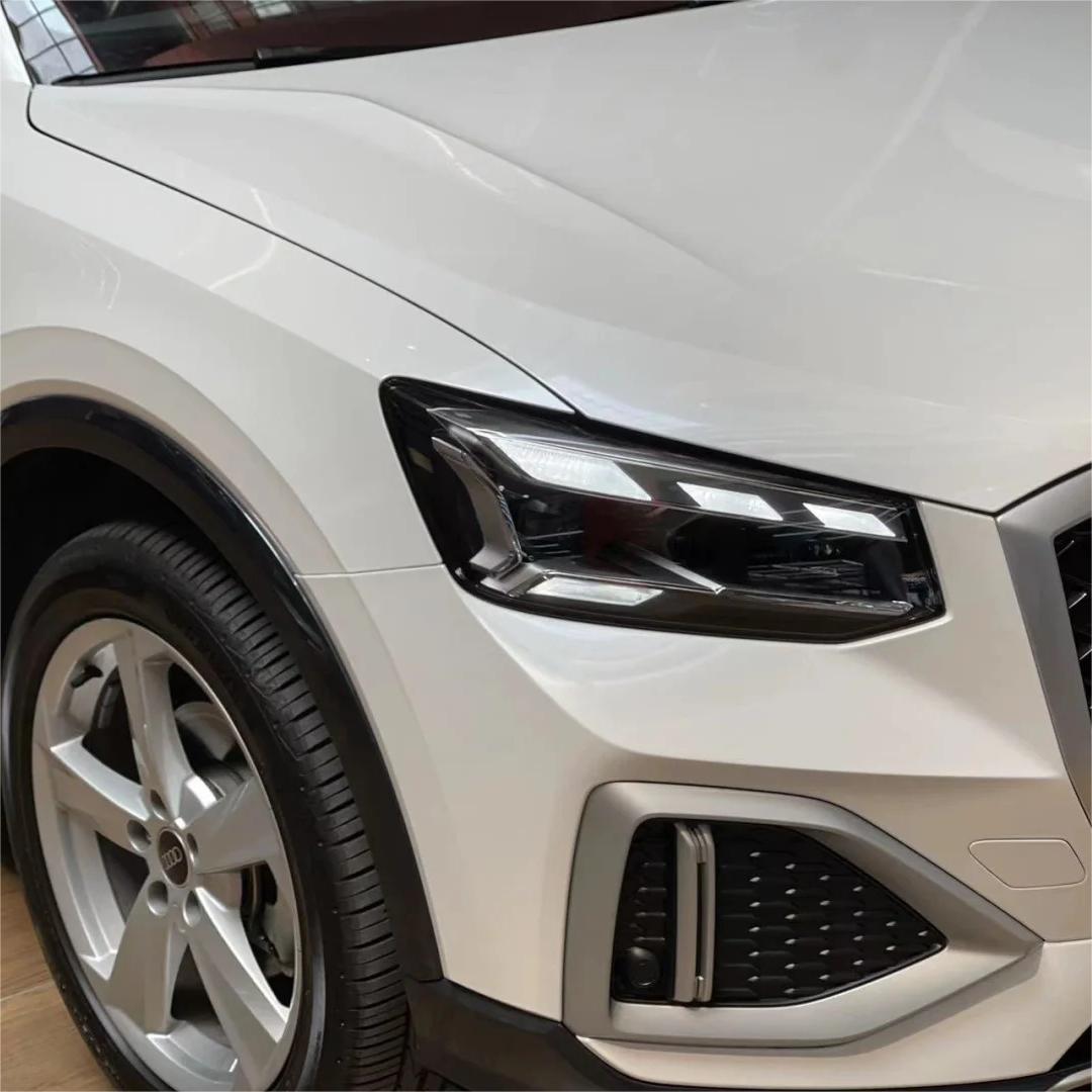 Glossy Shell White Car Vinyl Wrap Audi Tesla PET review Apply 04