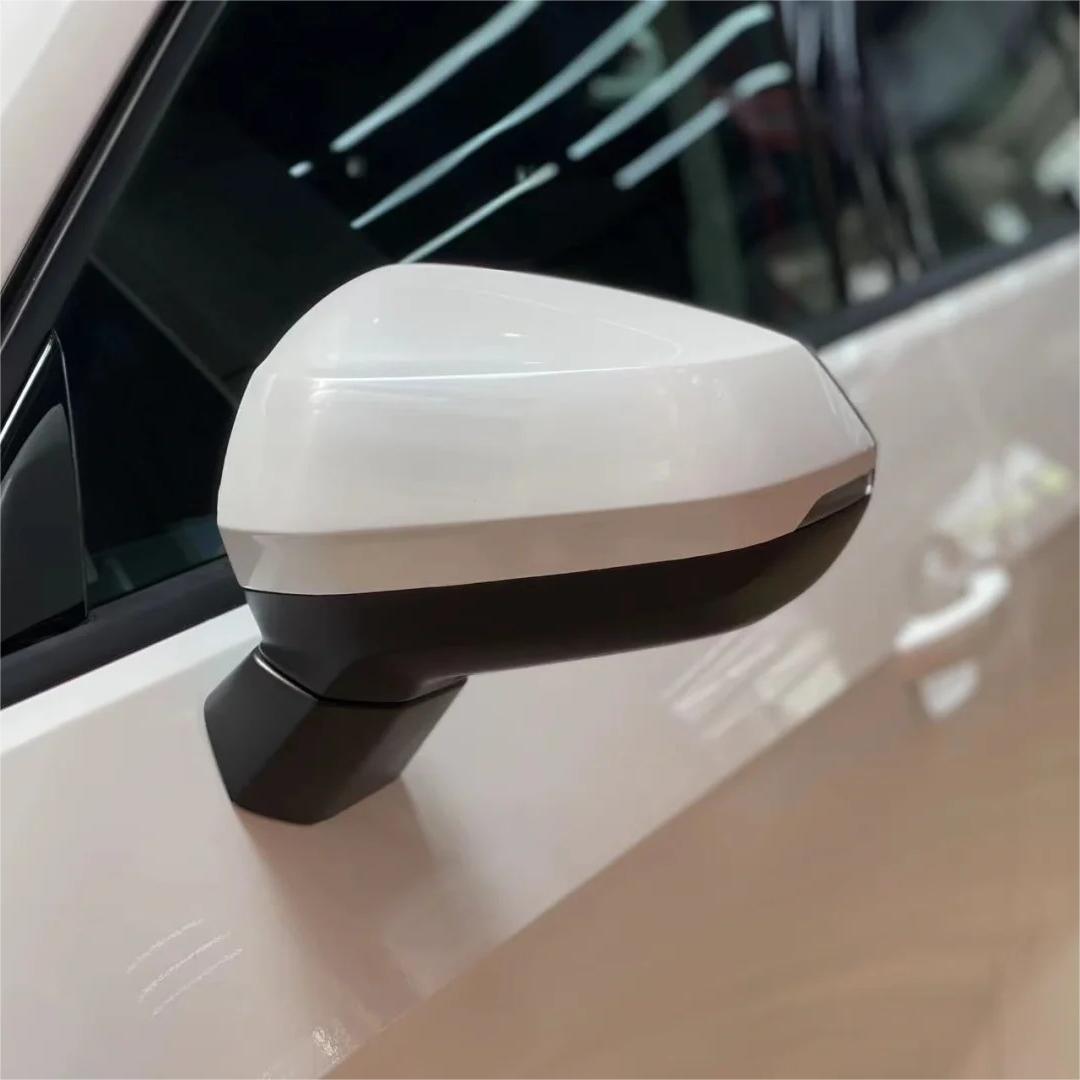 Glossy Shell White Car Vinyl Wrap Audi Tesla PET review Apply 02