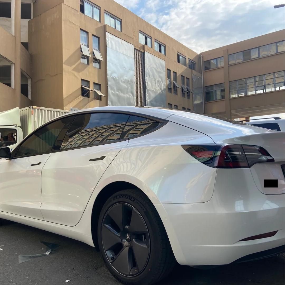 Glossy Shell White Car Vinyl Wrap Audi Tesla PET review Further 01