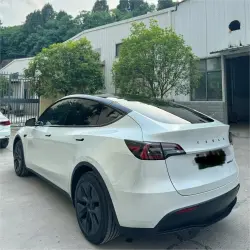 Glossy Shell White Car Vinyl Wrap Audi Tesla review Candy 02