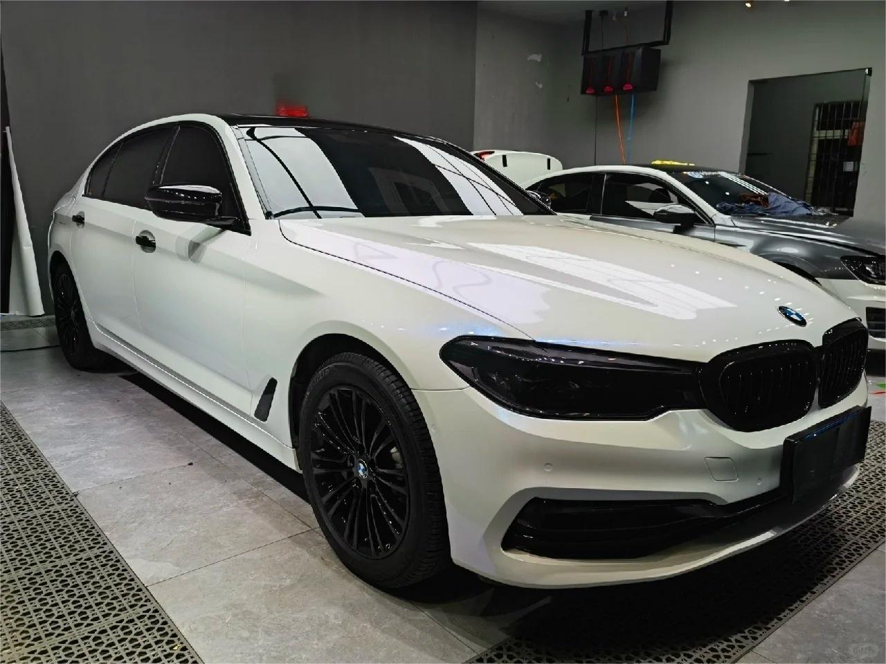 Gloss Metallic Chameleon Diamond Blue White Car Vinyl Wrap PET review John 01