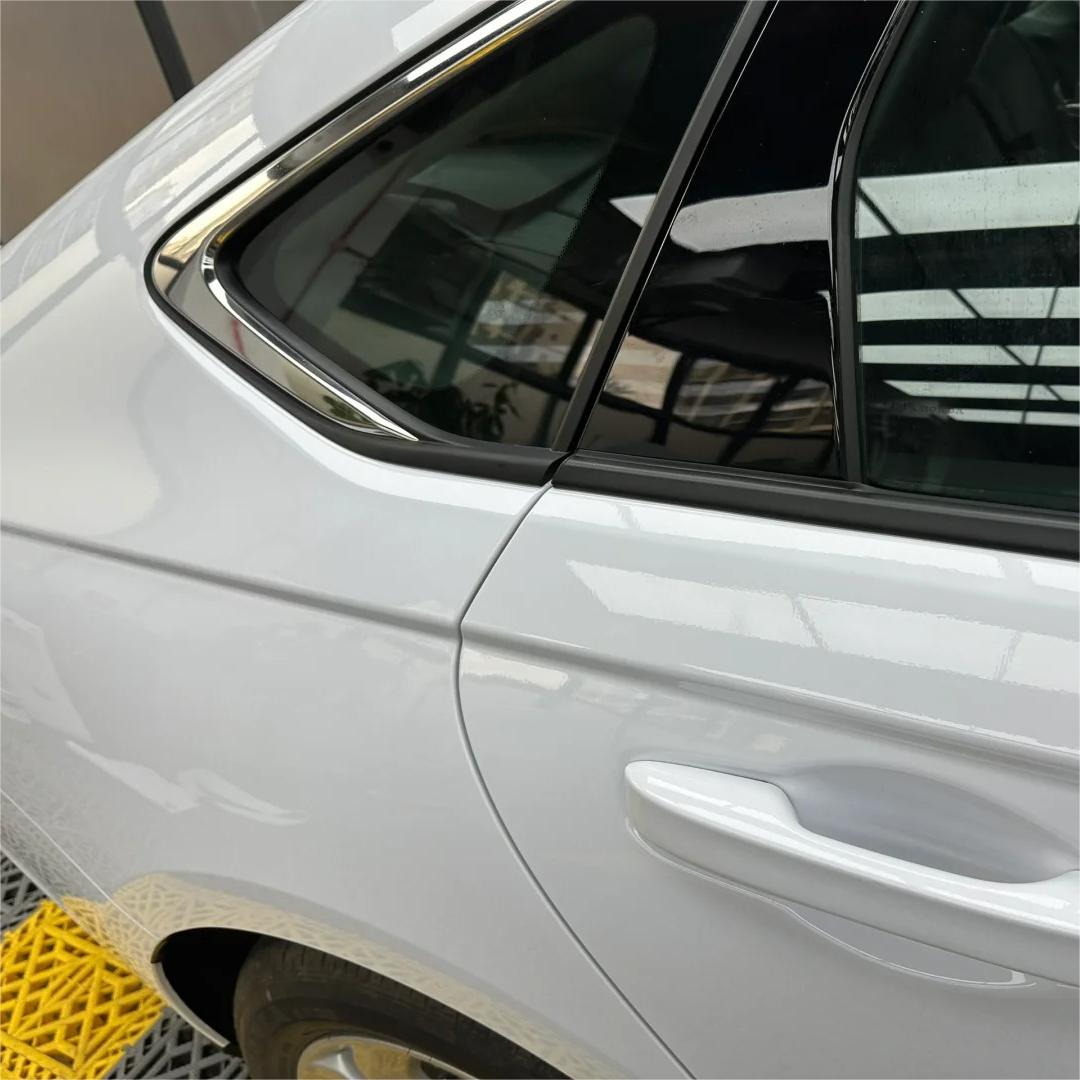 Gloss Crystal White Car Vinyl Wrap  review Crystal 04