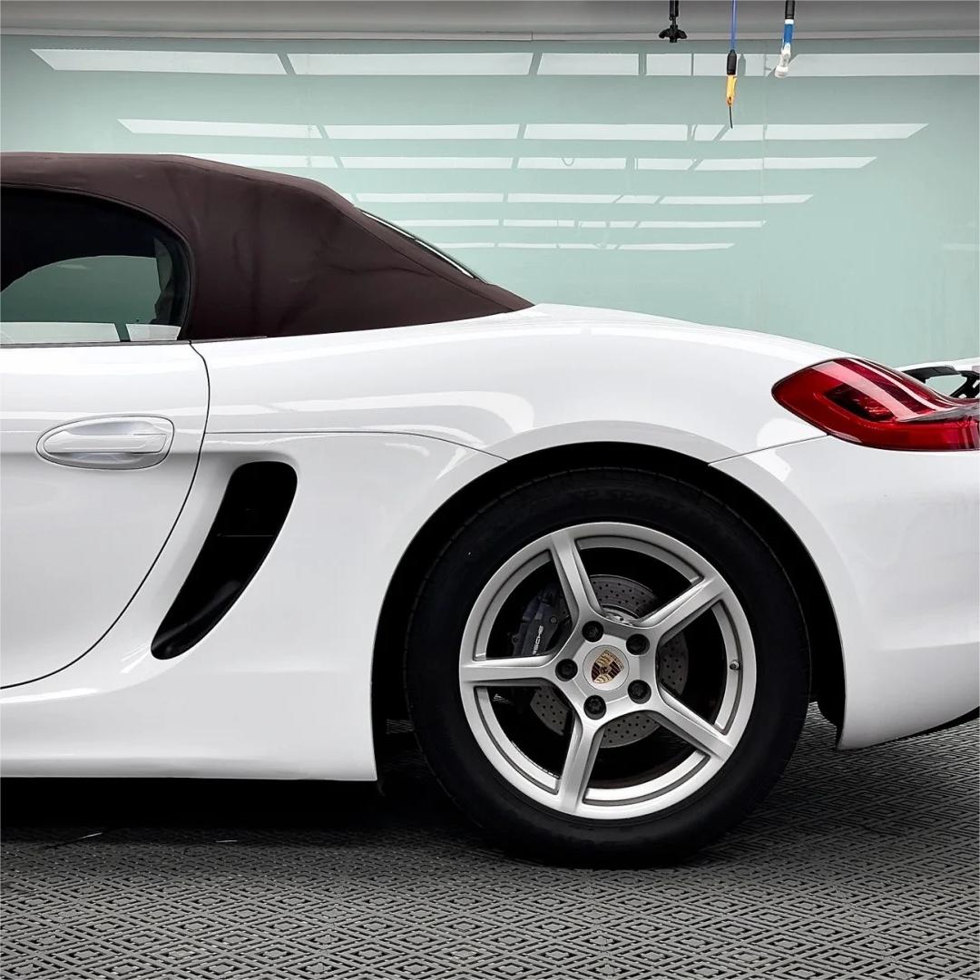 Gloss Crystal White Car Vinyl Wrap  review Typical 01