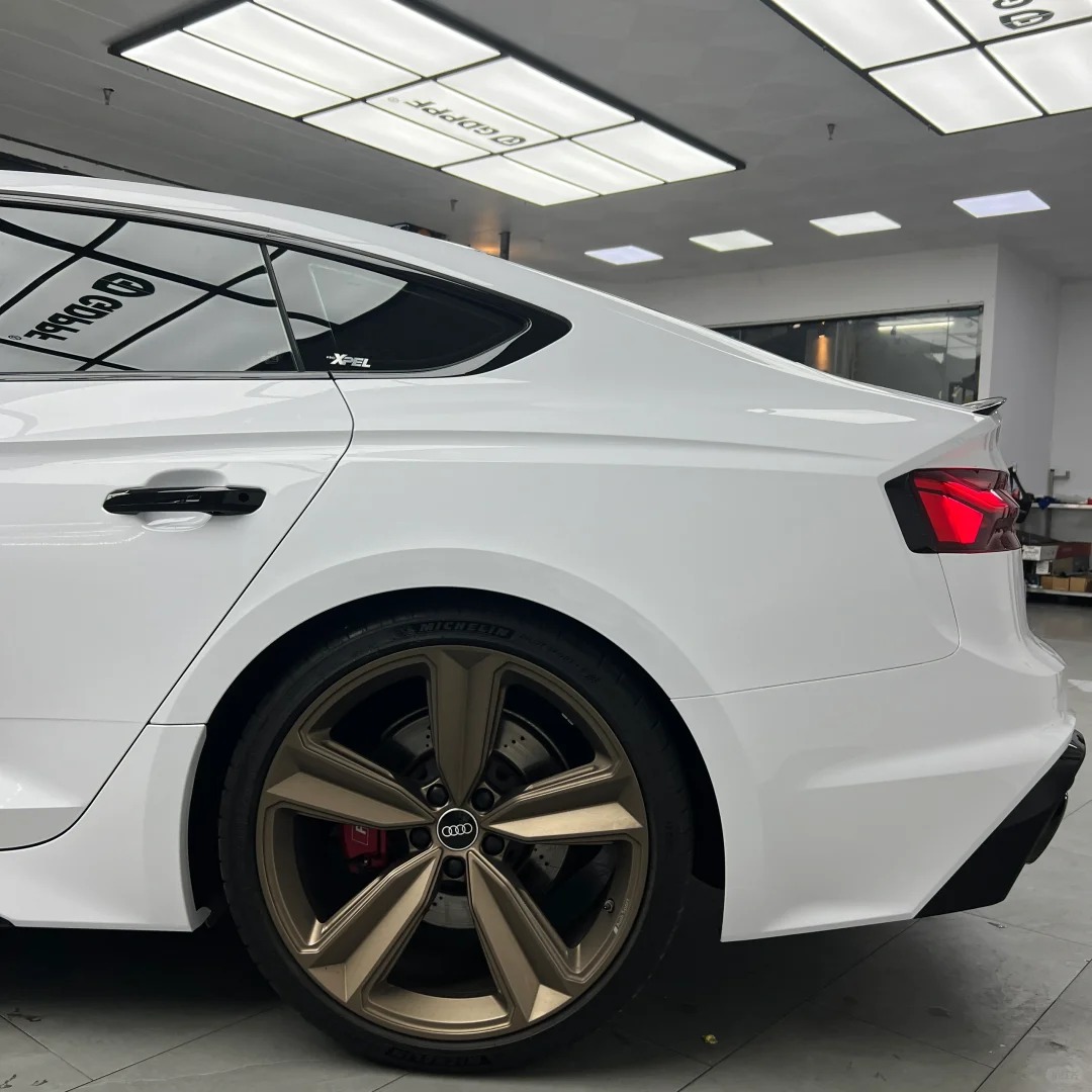 Gloss Crystal White Car Vinyl Wrap  review Emilly 03