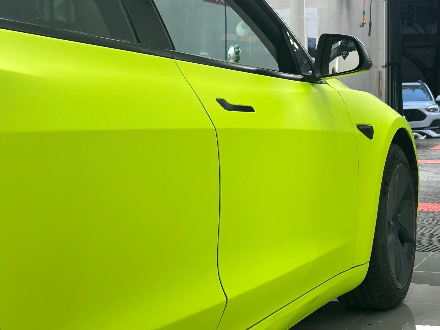 Matte Ultimate Flat Fluorescent Yellow Car Vinyl Wrap PET review Yellow 01