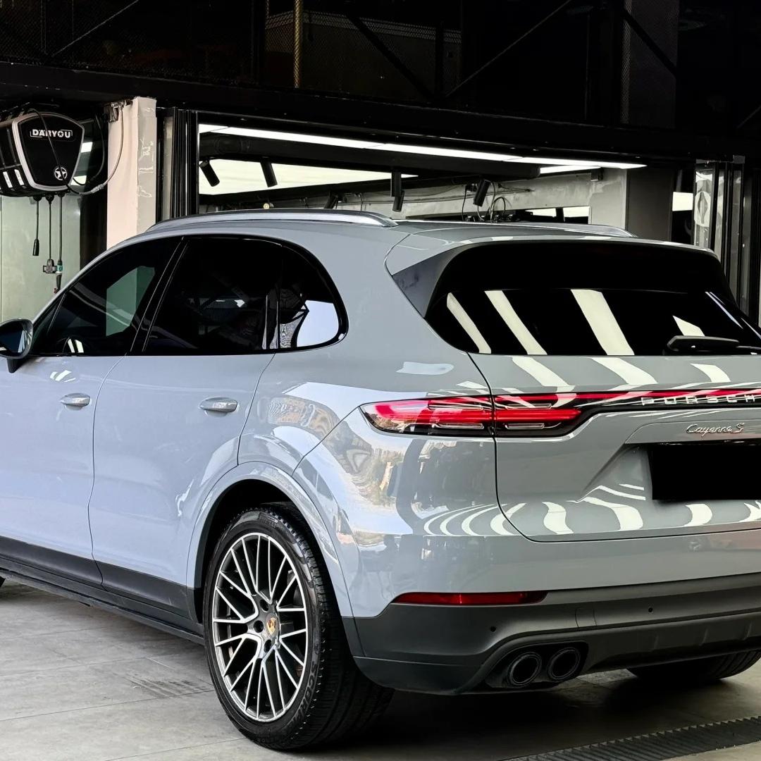 Gloss Arctic Grey Car Vinyl Wrap BMW Porsche PET review Thick 02