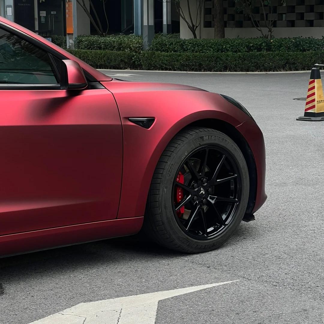 Satin Chrome Metallic Romanee Red Car Vinyl Wrap  review Scratch 02