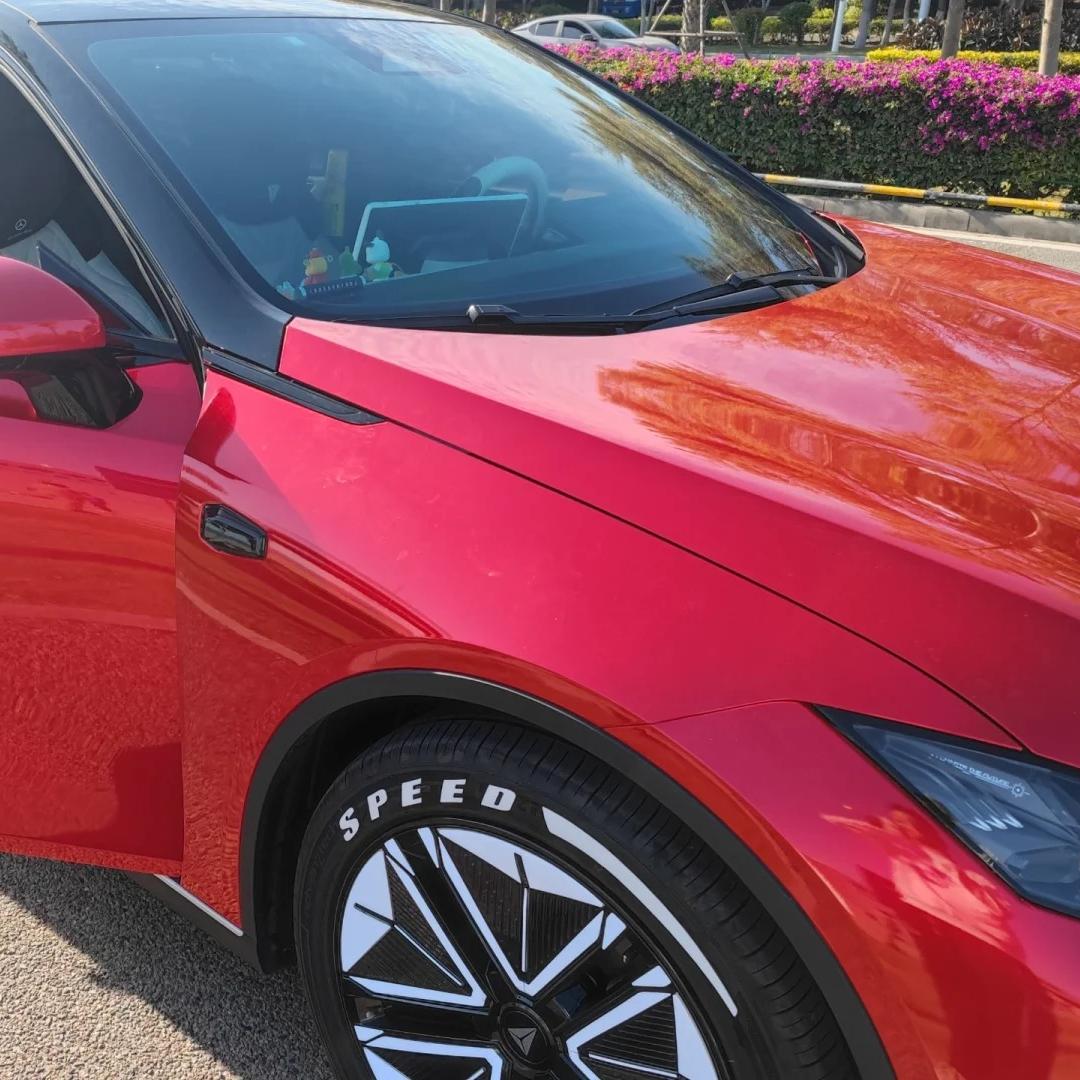 Gloss Metallic Vampire Red Car Vinyl Wrap Paper Backing  review Liquid 04