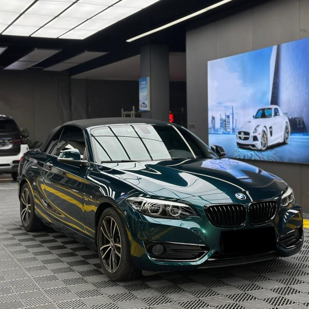 Gloss British Racing Green Car Vinyl Wrap review Crease 02