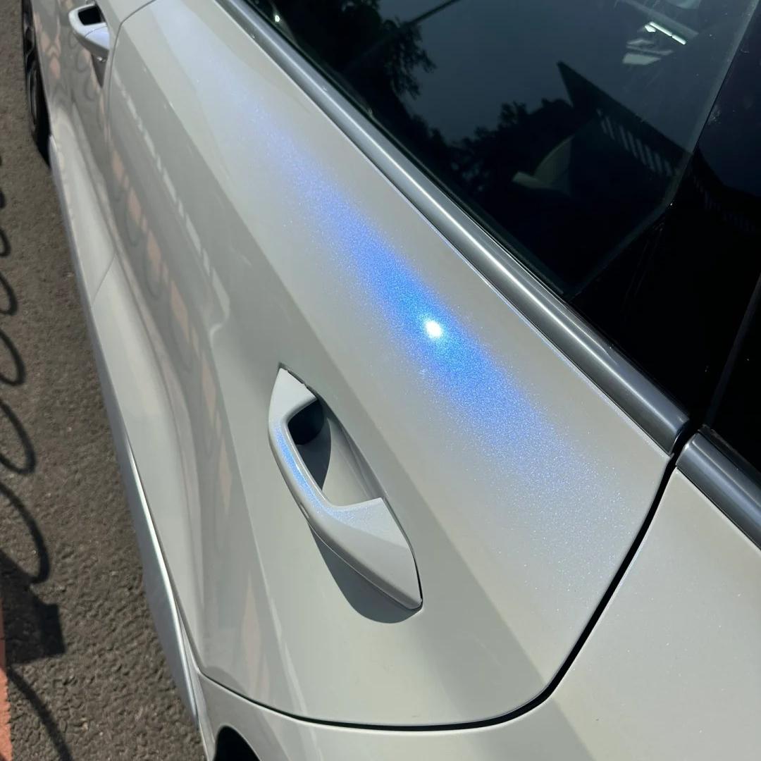 Gloss Metallic Chameleon Diamond Blue White Car Vinyl Wrap PET review Quality 01