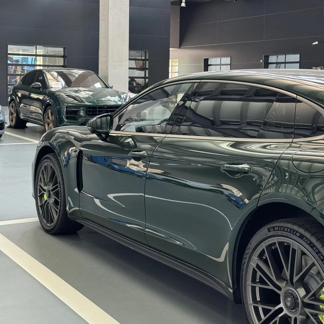 Gloss Metallic Oak Green Car Vinyl Wrap Porsche PET review Green 01