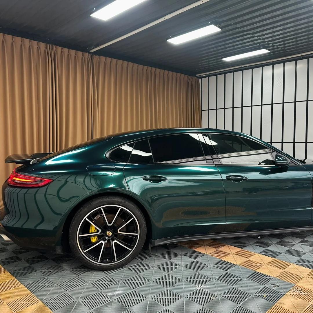 Gloss British Racing Green Car Vinyl Wrap review Racing 02