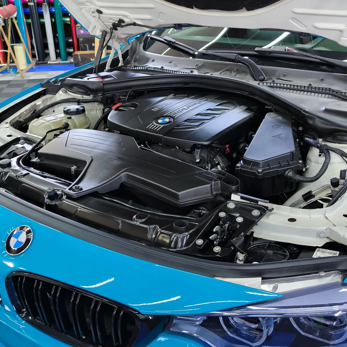 Gloss Miami Blue Car Vinyl Wrap Porsche PET review NCW 04