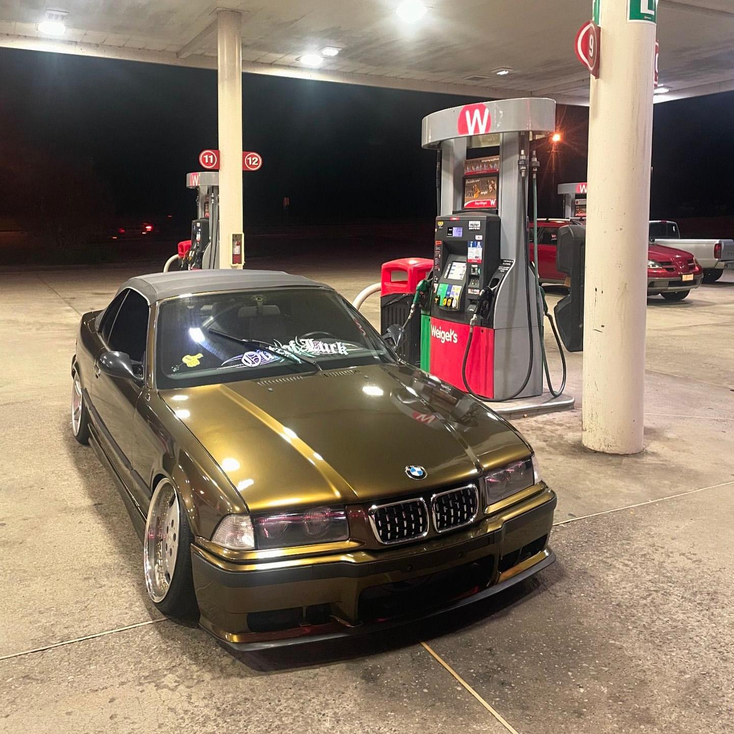 Gloss Metallic Midnight Gold Car Vinyl Wrap PET review fabled.tre 02