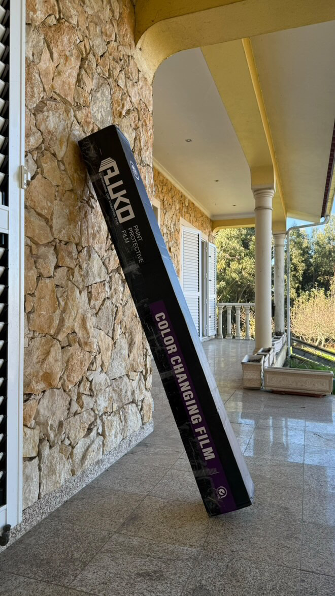 Gloss Metallic Rainbow Laser Blue Car Vinyl Wrap review _inesrocha_ 01