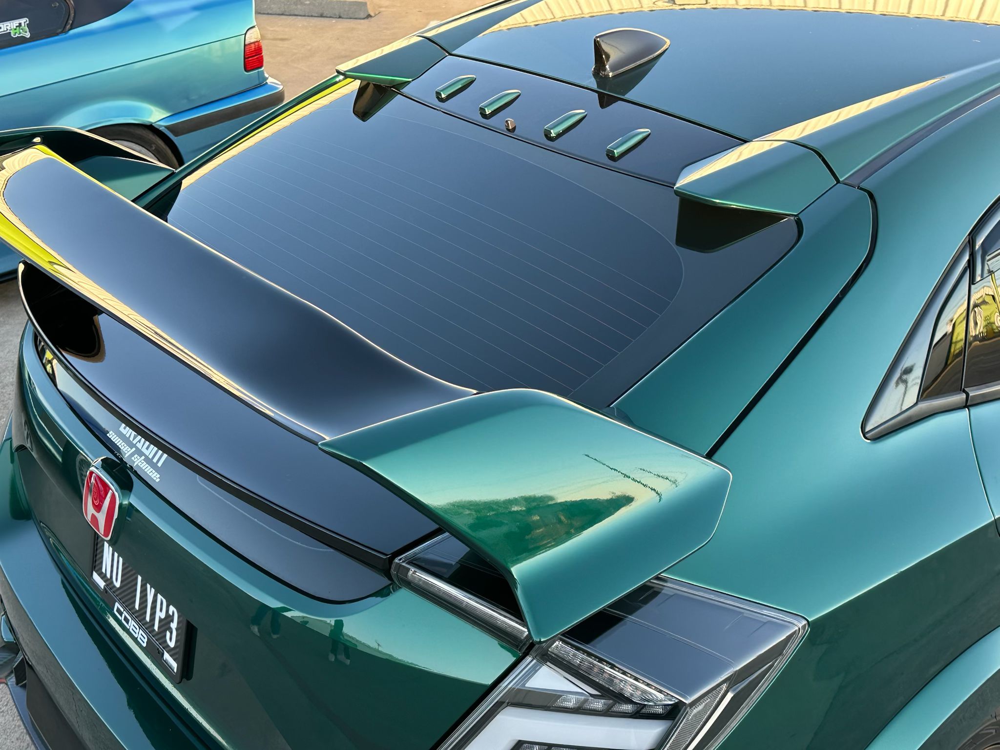 Gloss Metallic Agate Green Car Vinyl Wrap PET review William 01