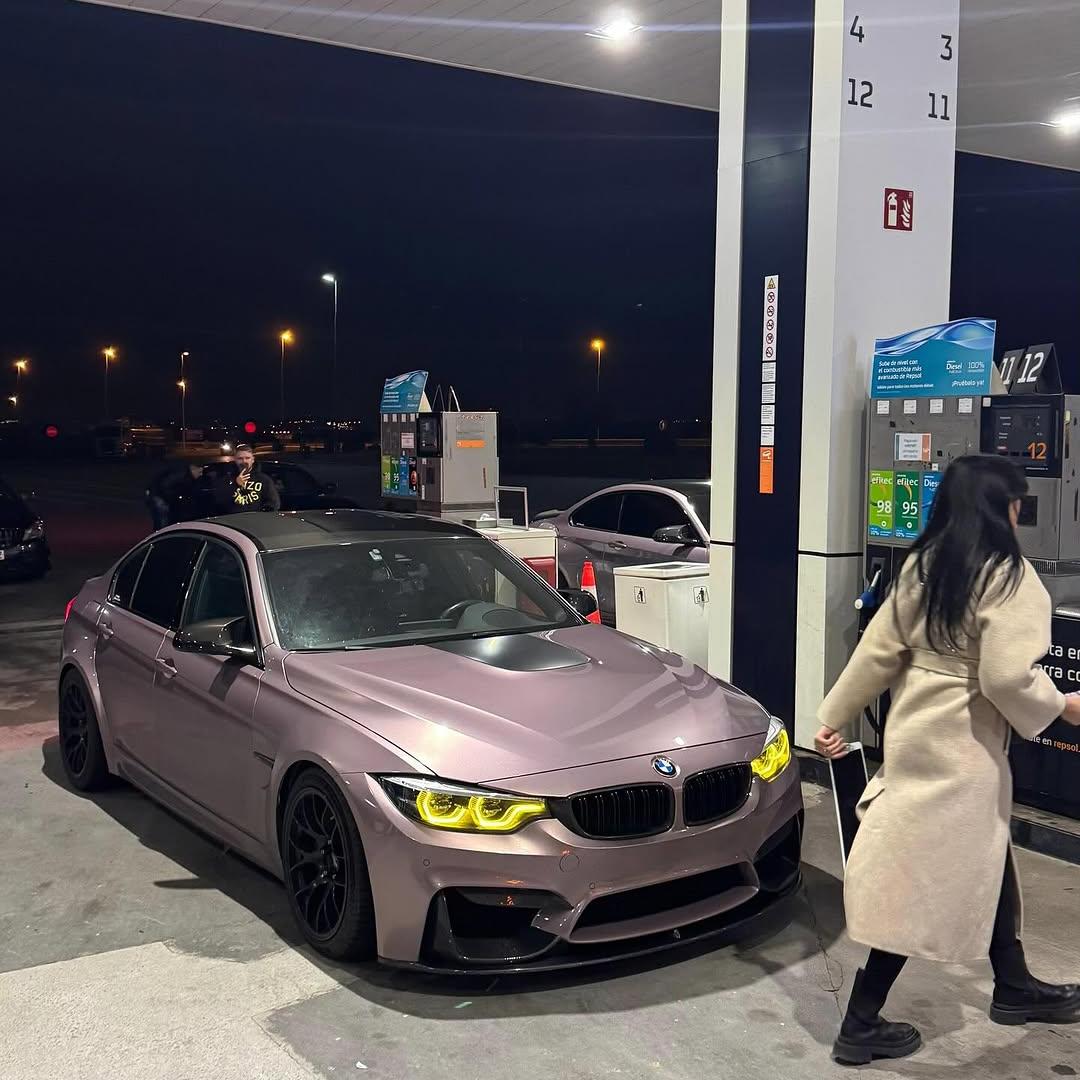 Gloss Metallic Frozen Berry Pink Car Vinyl Wrap review pipadias_ 00