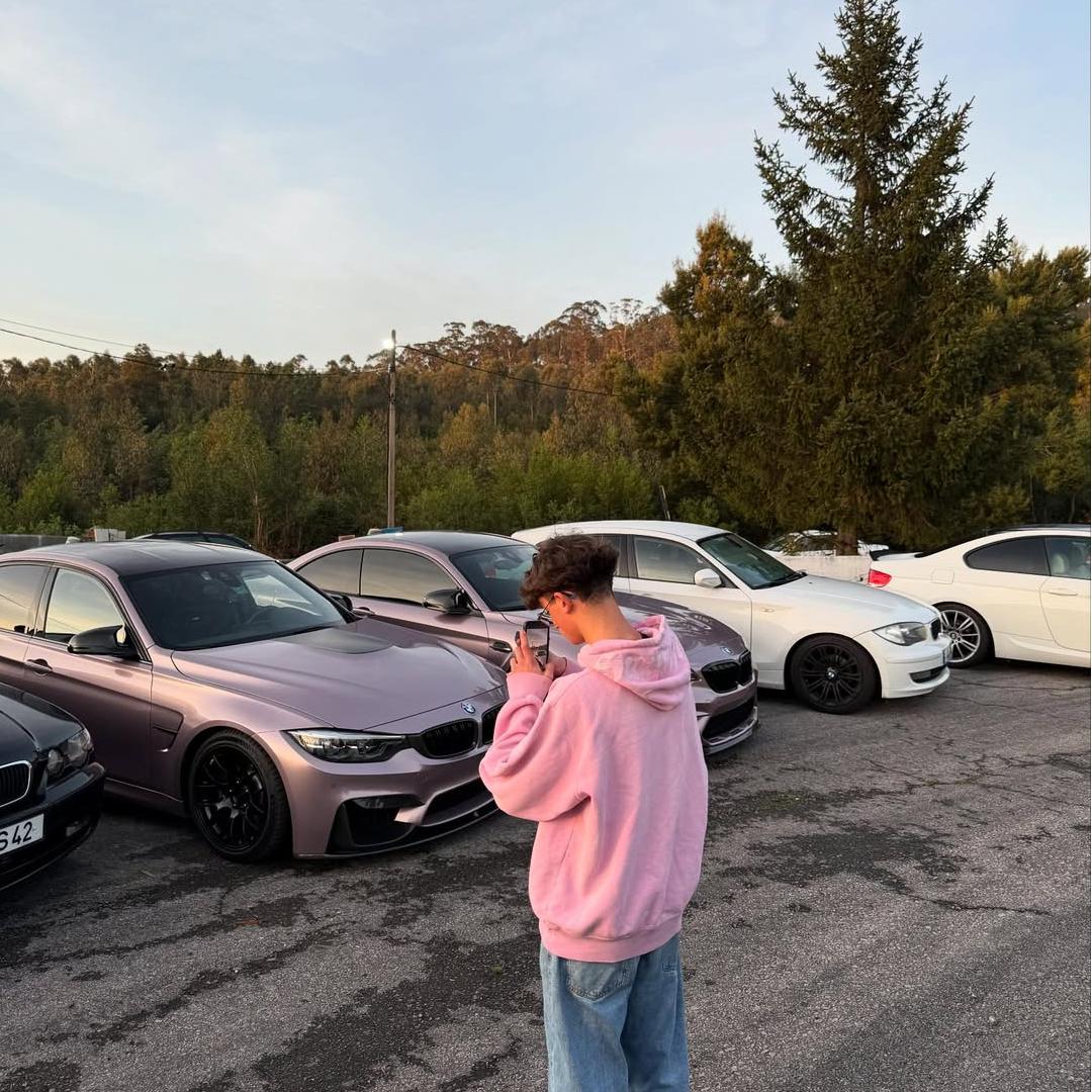 Gloss Metallic Frozen Berry Pink Car Vinyl Wrap review pipadias_ 01