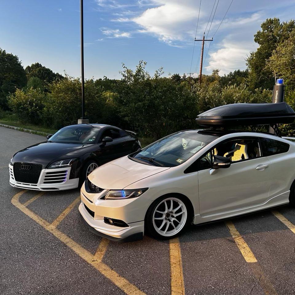 Gloss Metallic Chameleon Blue White Car Vinyl Wrap PET review Chameleon 07