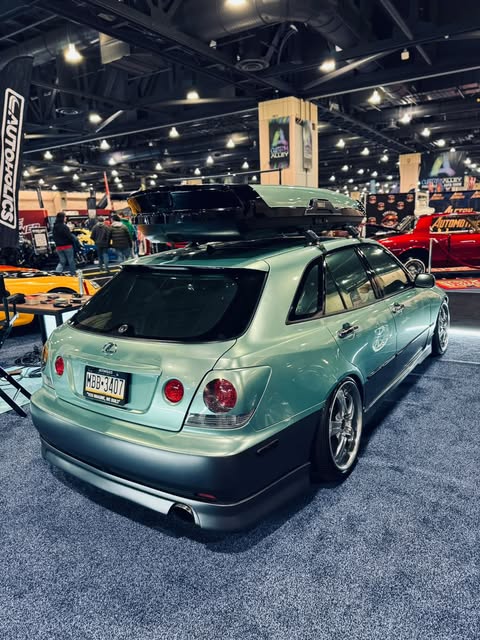 Gloss Metallic Francesca Green Car Vinyl Wrap Ferrari PET review auto 01