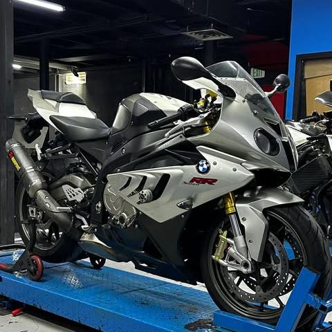 Satin Chrome Metallic Romanee Red Car Vinyl Wrap  review brzontiktok 01