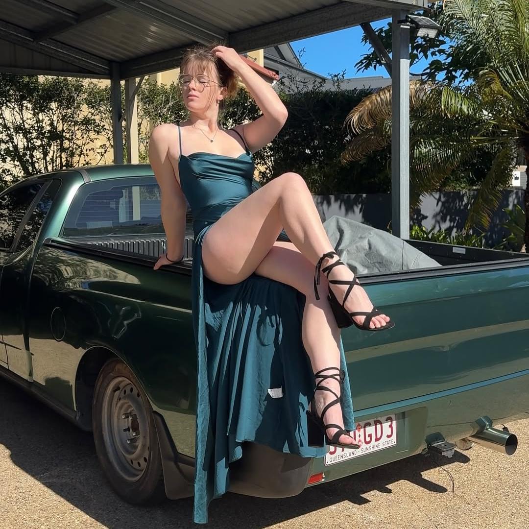 Gloss Metallic Emerald Green Car Vinyl Wrap PET review getitmyking 02