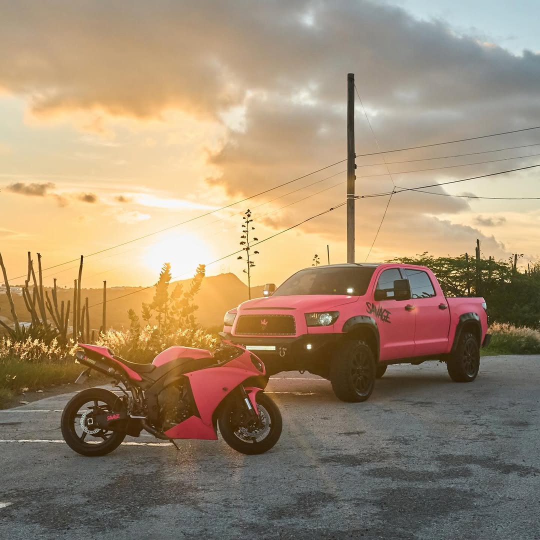 Ultimate Flat Fluorescent Pink Car Vinyl Wrap PET review iamdeathrow 01