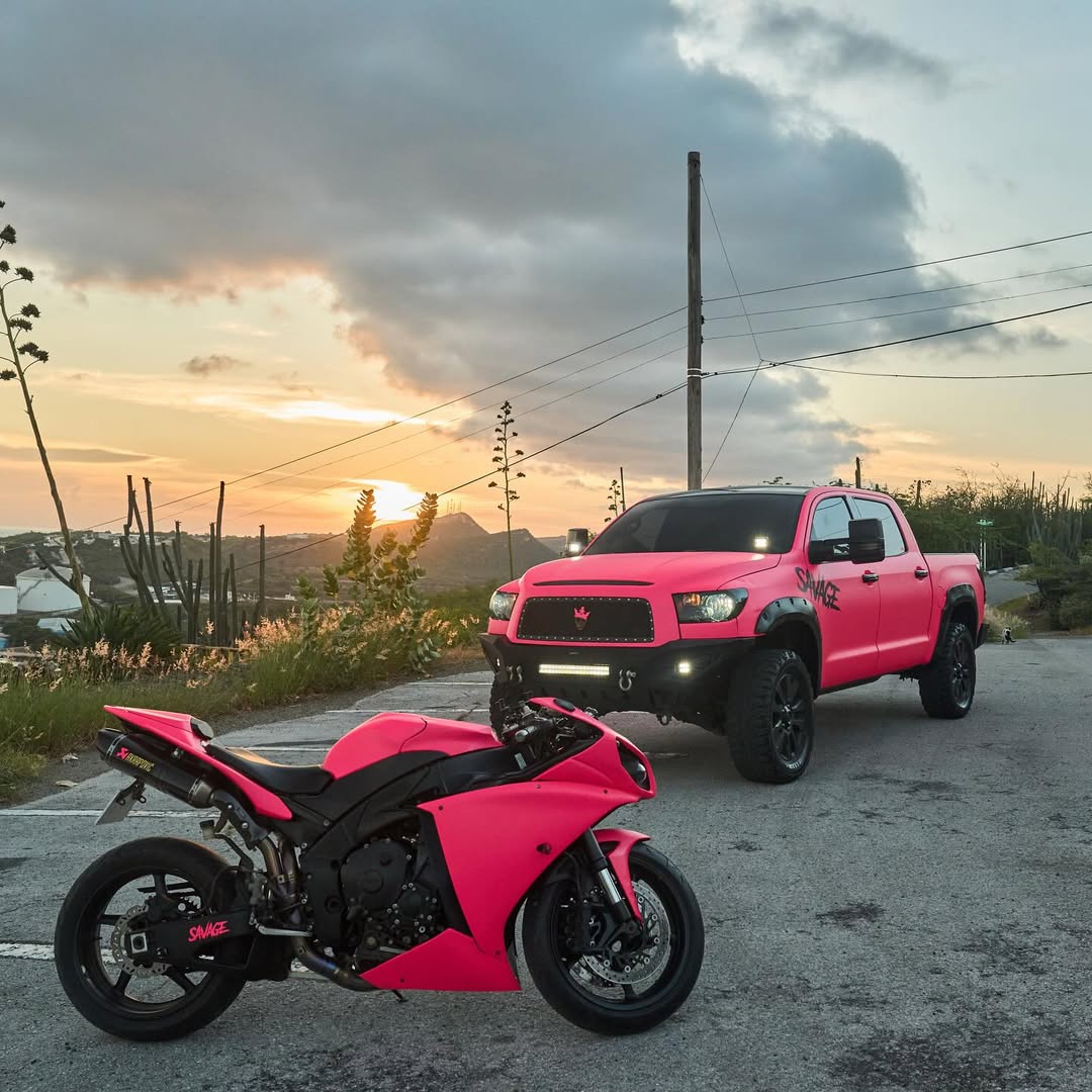 Ultimate Flat Fluorescent Pink Car Vinyl Wrap PET review iamdeathrow 03